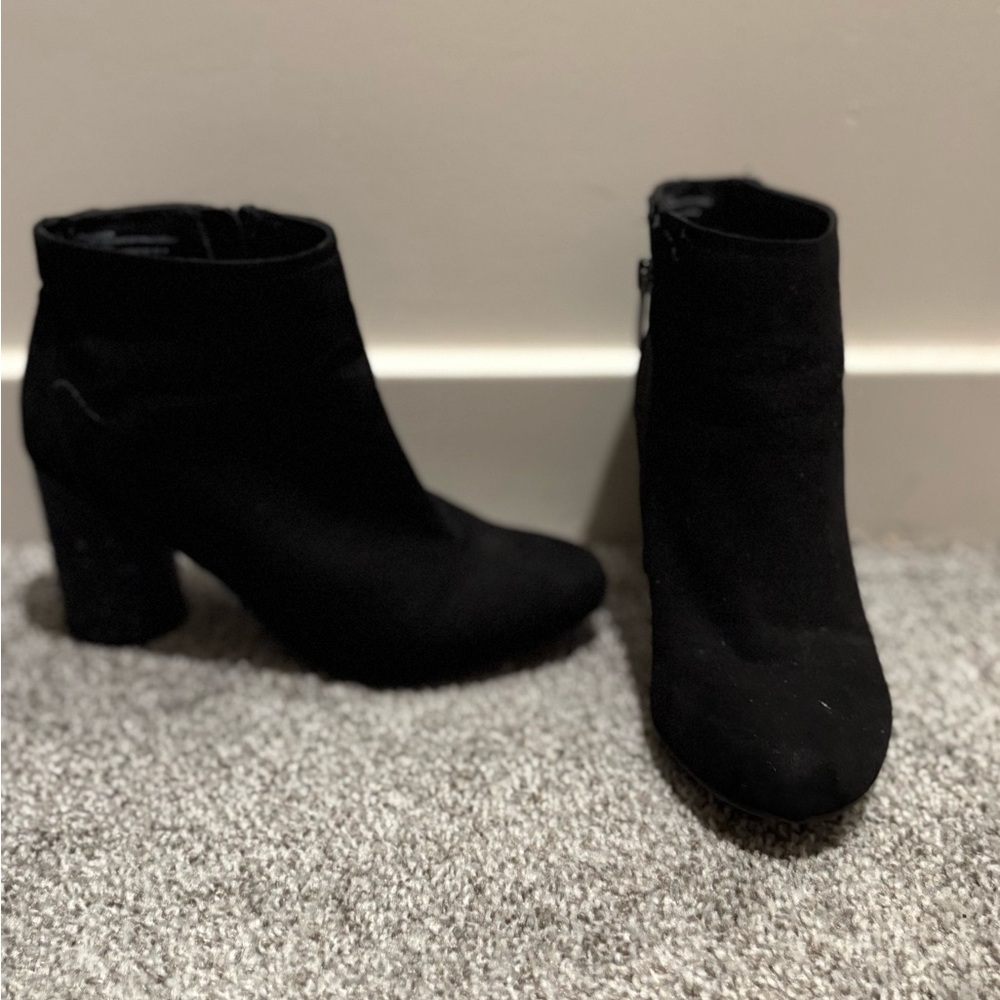Elegant Black Ankle Boots